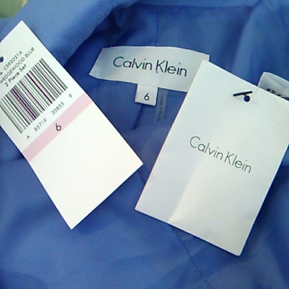Calvin Klein NEW Two Piece Suit - Picture 6 of 16